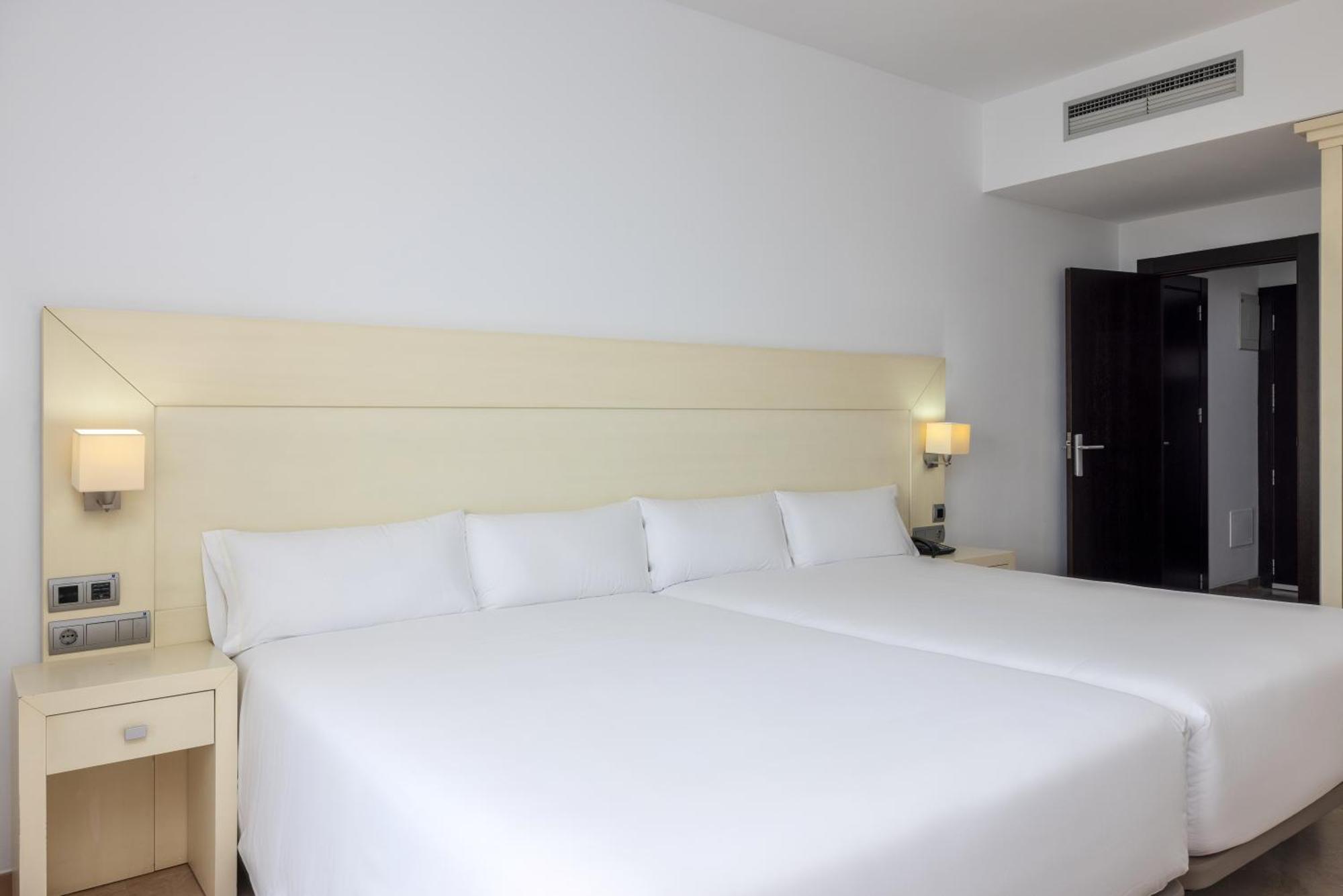 Senator 4* Aguilas