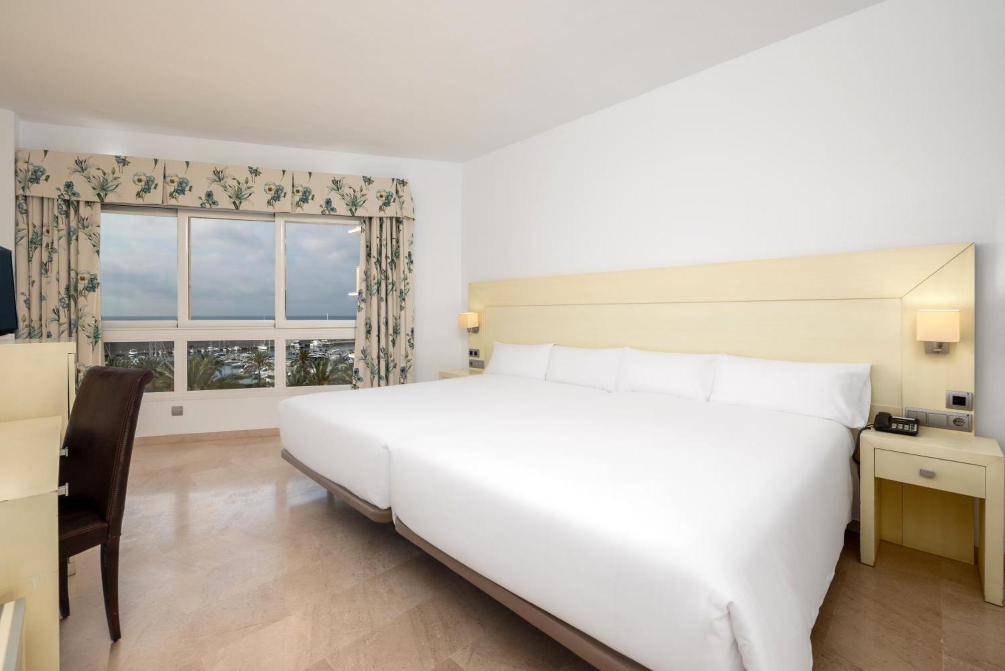 Hotel Senator